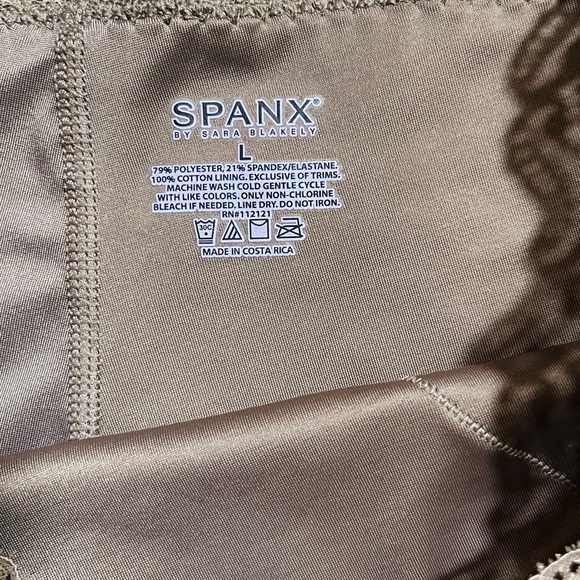 Spanx Shapewear Mid Length Power Shorts - Picture 3 of 3